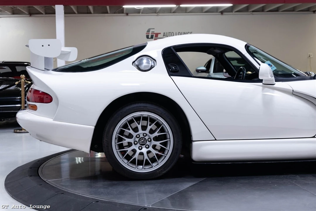 1998 Dodge Viper GTS 2nd Gen - Image 11 of 31