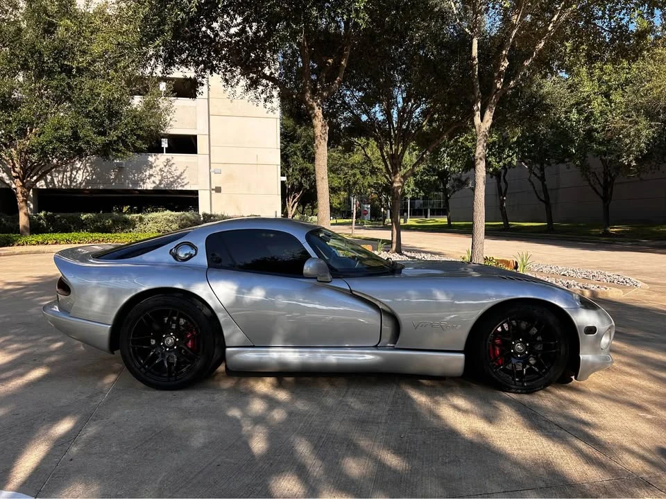 1998 Dodge Viper GTS 2nd Gen - Image 4 of 11