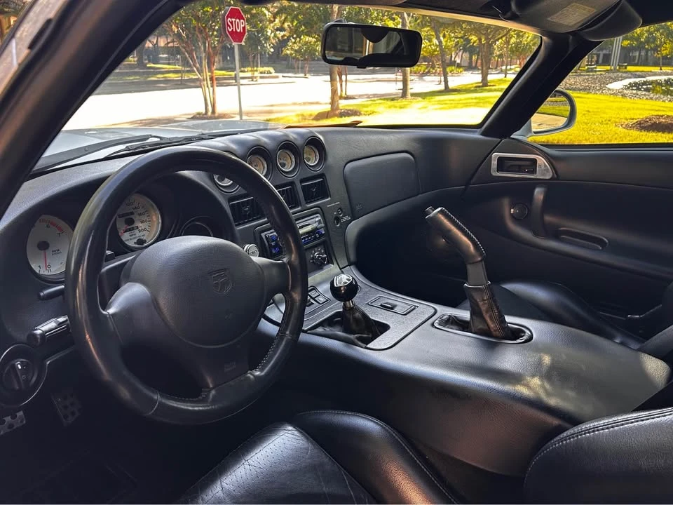 1998 Dodge Viper GTS 2nd Gen - Image 9 of 11