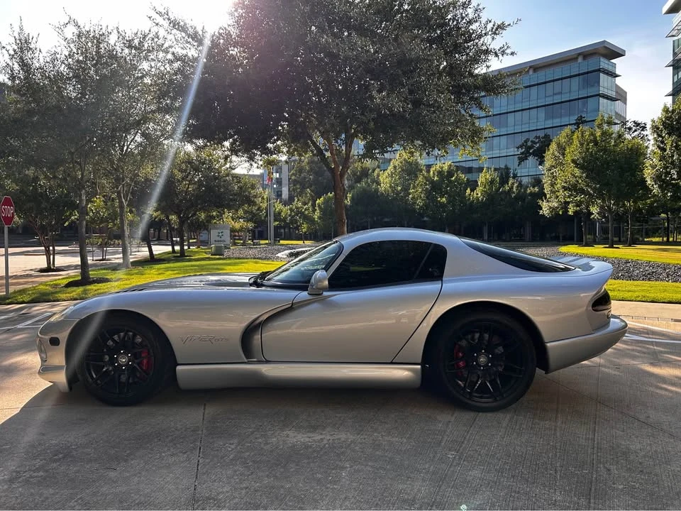 1998 Dodge Viper GTS 2nd Gen - Image 8 of 11