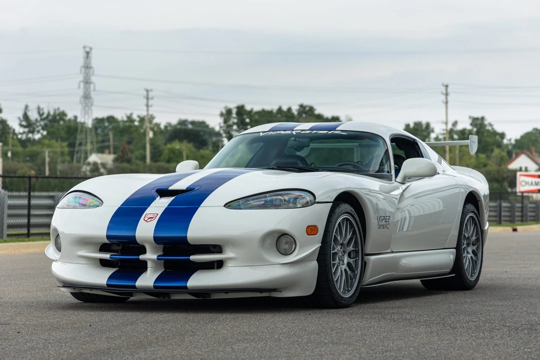 1998 Dodge Viper GTS 2nd Gen - Image 2 of 31