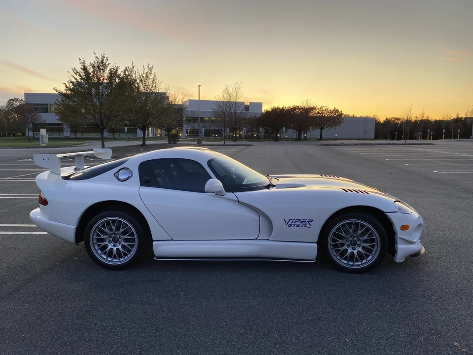1998 Dodge Viper GTS 2nd Gen - Image 20 of 31