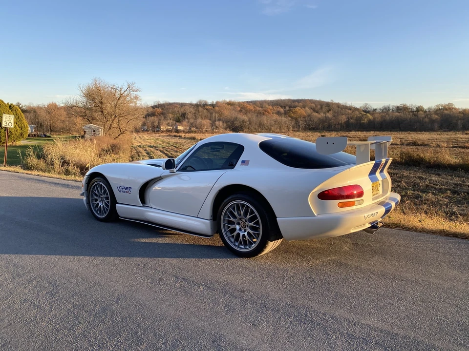 1998 Dodge Viper GTS 2nd Gen - Image 12 of 31