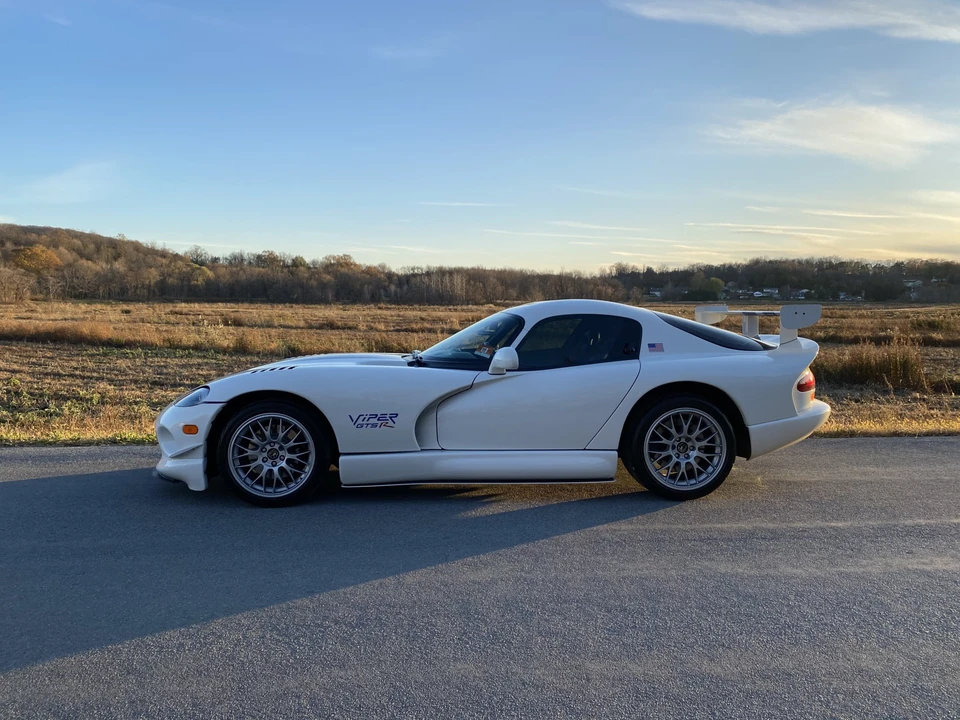 1998 Dodge Viper GTS 2nd Gen - Image 11 of 31