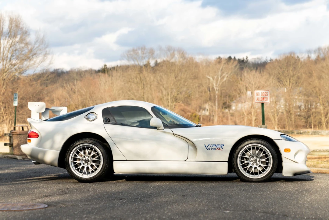 1998 Dodge Viper GTS 2nd Gen - Image 22 of 31
