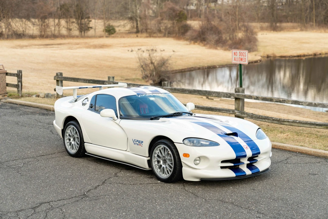 1998 Dodge Viper GTS 2nd Gen - Image 23 of 31