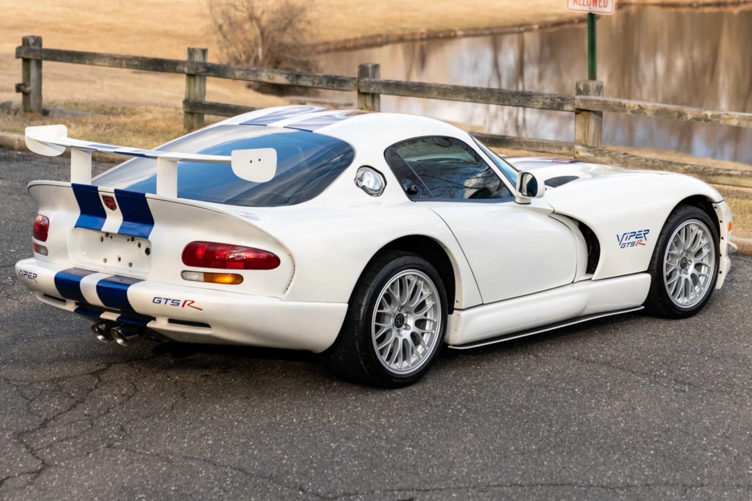 1998 Dodge Viper GTS 2nd Gen - Image 18 of 31