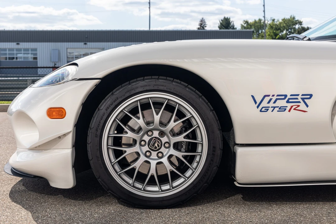 1998 Dodge Viper GTS 2nd Gen - Image 15 of 31