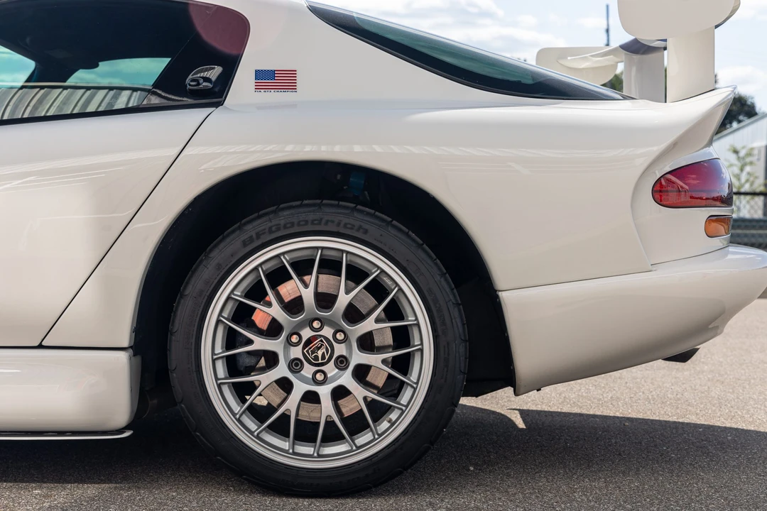 1998 Dodge Viper GTS 2nd Gen - Image 23 of 31