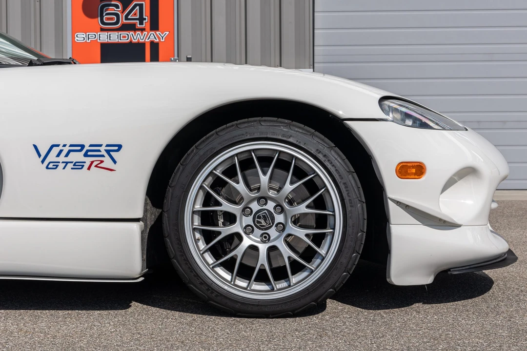 1998 Dodge Viper GTS 2nd Gen - Image 16 of 31