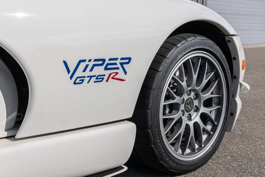 1998 Dodge Viper GTS 2nd Gen - Image 21 of 31