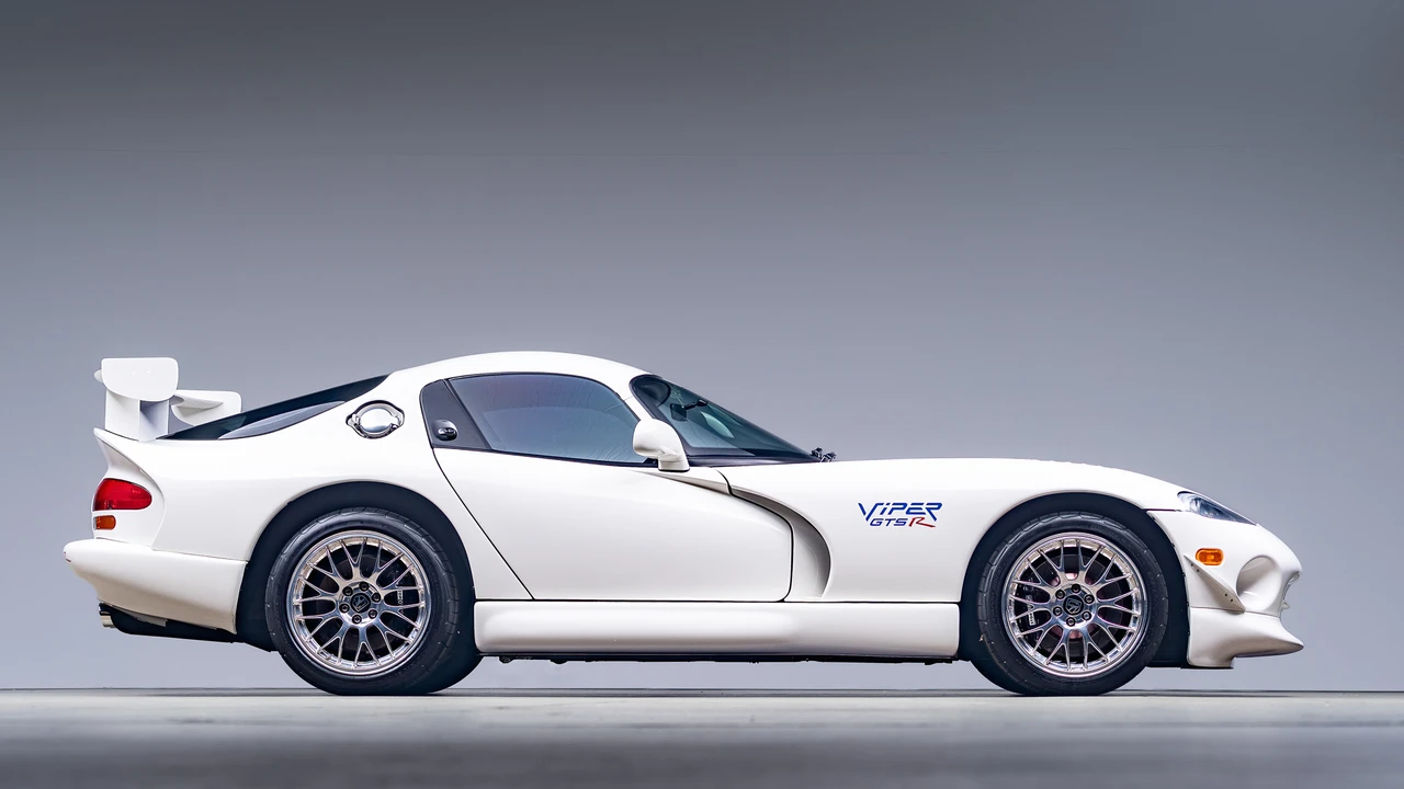 1998 Dodge Viper GTS 2nd Gen - Image 19 of 31