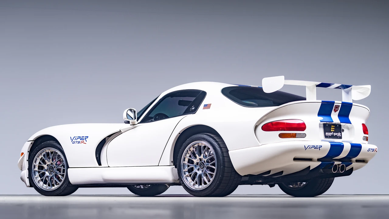 1998 Dodge Viper GTS 2nd Gen - Image 18 of 31