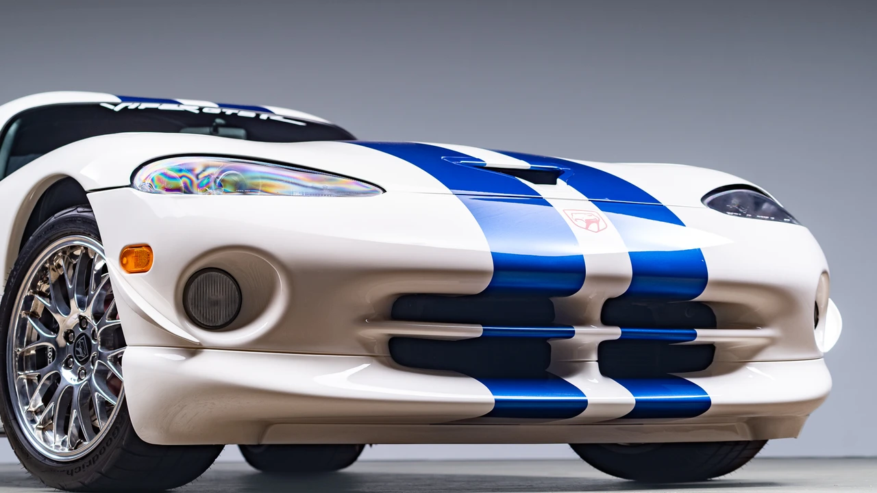 1998 Dodge Viper GTS 2nd Gen - Image 23 of 31