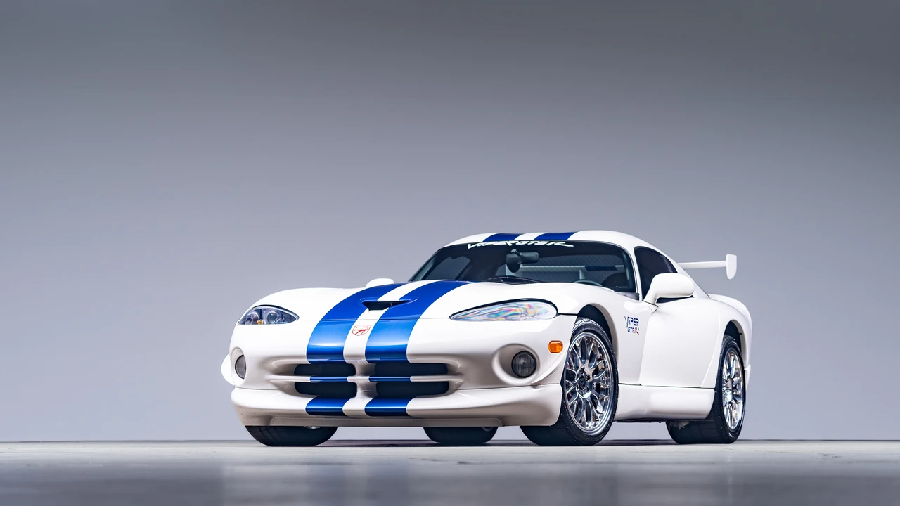 1998 Dodge Viper GTS 2nd Gen - Image 2 of 31