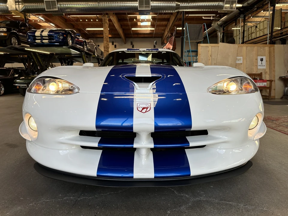 1998 Dodge Viper GTS 2nd Gen - Image 23 of 31