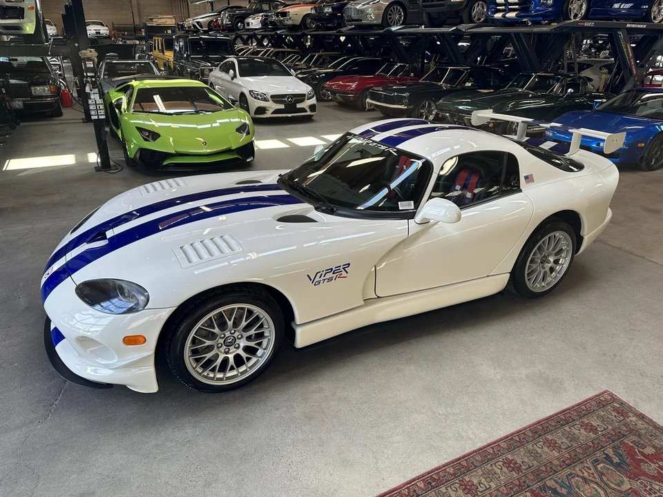 1998 Dodge Viper GTS 2nd Gen - Image 2 of 31