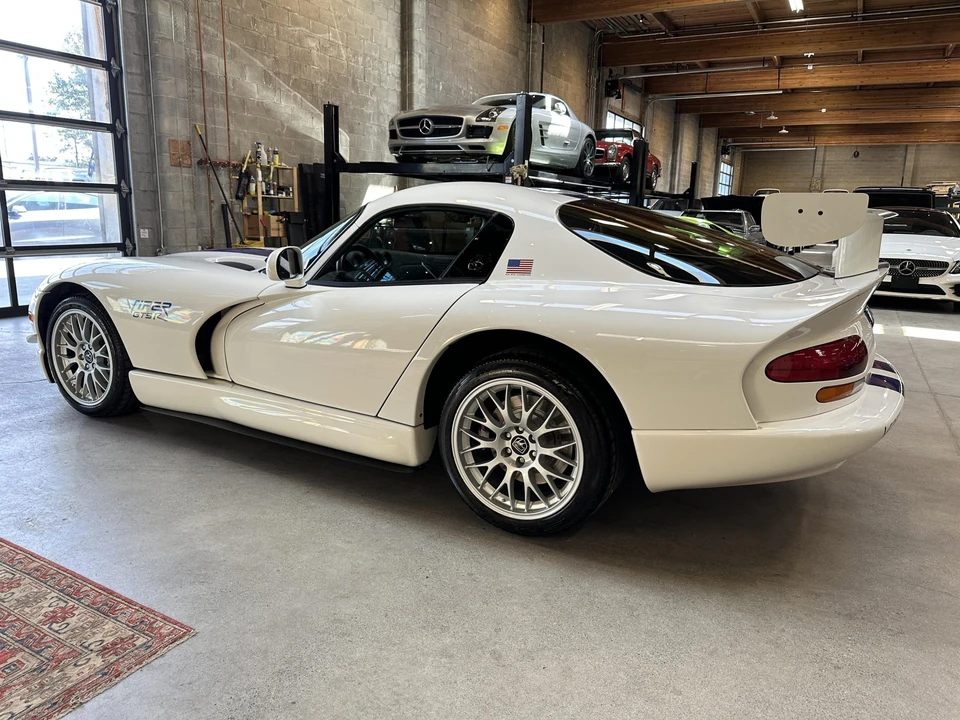1998 Dodge Viper GTS 2nd Gen - Image 20 of 31
