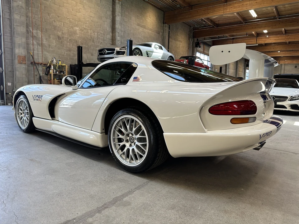 1998 Dodge Viper GTS 2nd Gen - Image 18 of 31