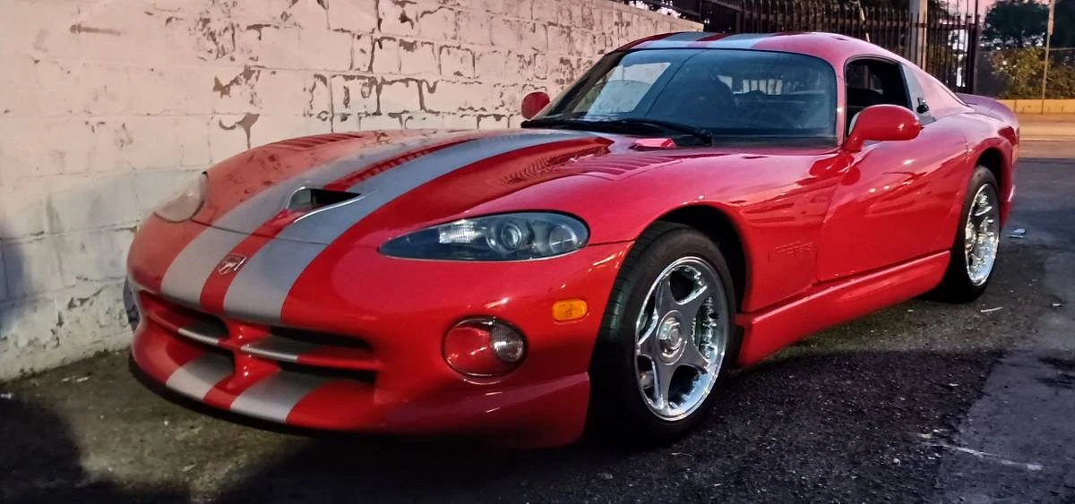 1998 Dodge Viper GTS 2nd Gen - Image 2 of 9