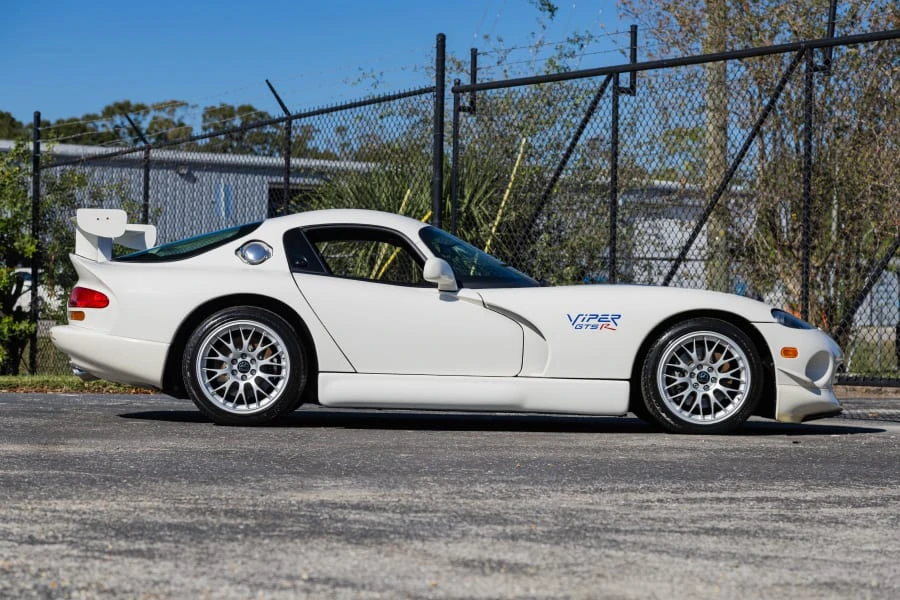 1998 Dodge Viper GTS 2nd Gen - Image 2 of 31