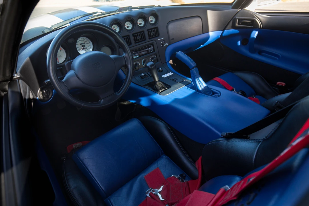 1998 Dodge Viper GTS 2nd Gen - Image 20 of 31