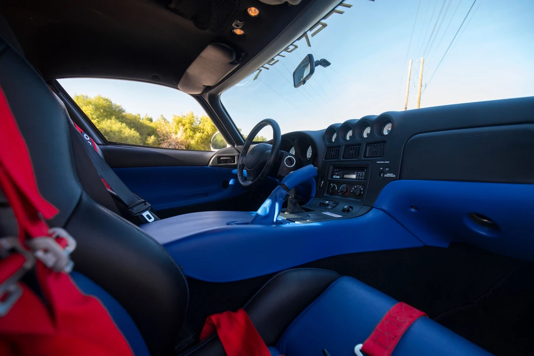 1998 Dodge Viper GTS 2nd Gen - Image 18 of 31