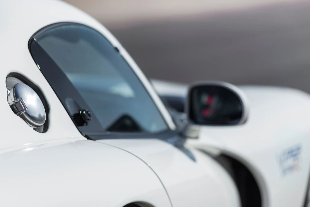 1998 Dodge Viper GTS 2nd Gen - Image 23 of 31