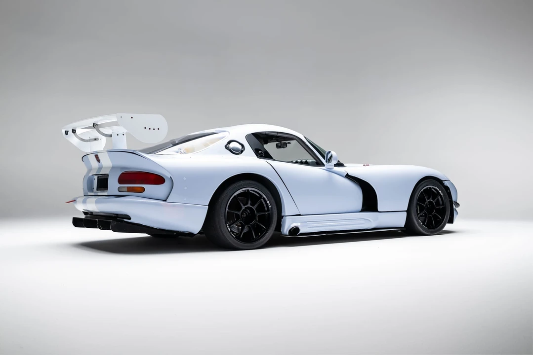 1998 Dodge Viper GTS 2nd Gen - Image 17 of 31