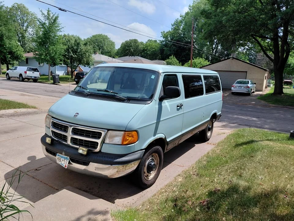 1998 Dodge Ram Van - Image 3 of 6
