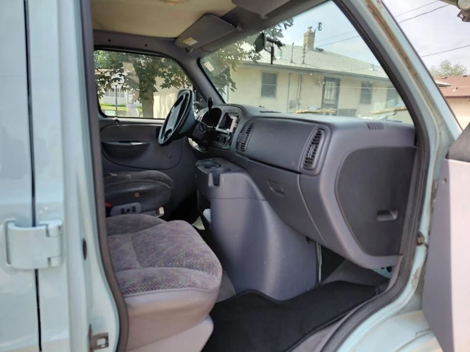 1998 Dodge Ram Van - Image 4 of 6