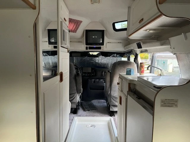 1998 Dodge Ram Van - Image 7 of 19