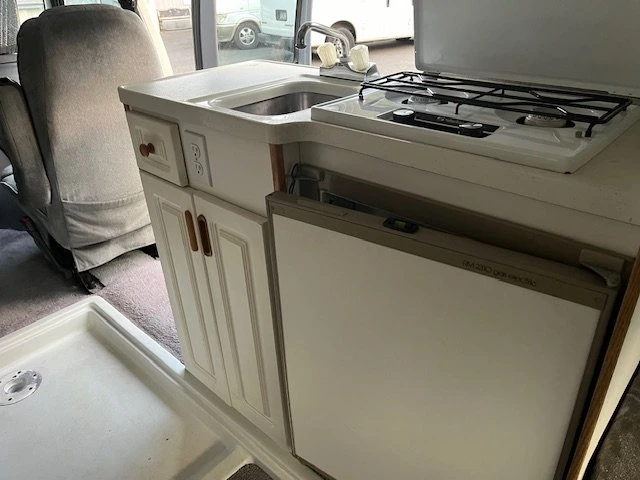 1998 Dodge Ram Van - Image 10 of 19