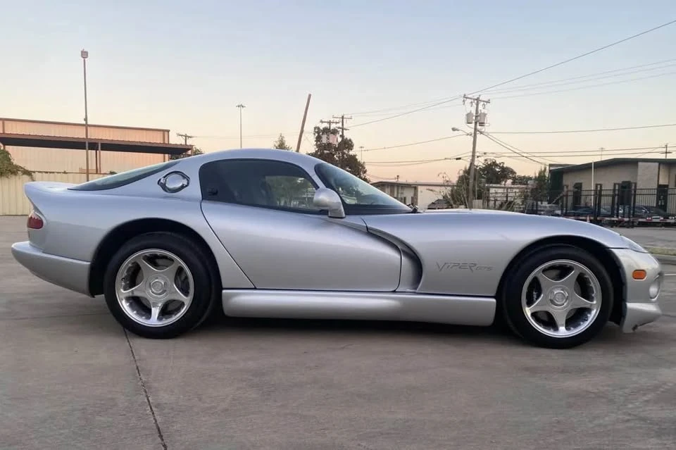 1998 Dodge Viper GTS 2nd Gen - Image 5 of 7