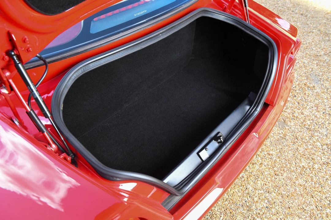 1998 Ferrari 550 Maranello - Image 11 of 31