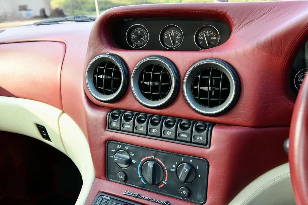 1998 Ferrari 550 Maranello - Image 7 of 30