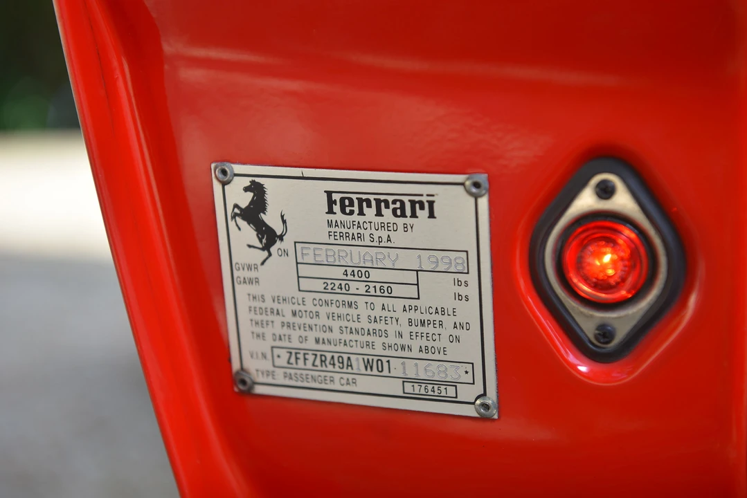 1998 Ferrari 550 Maranello - Image 17 of 31