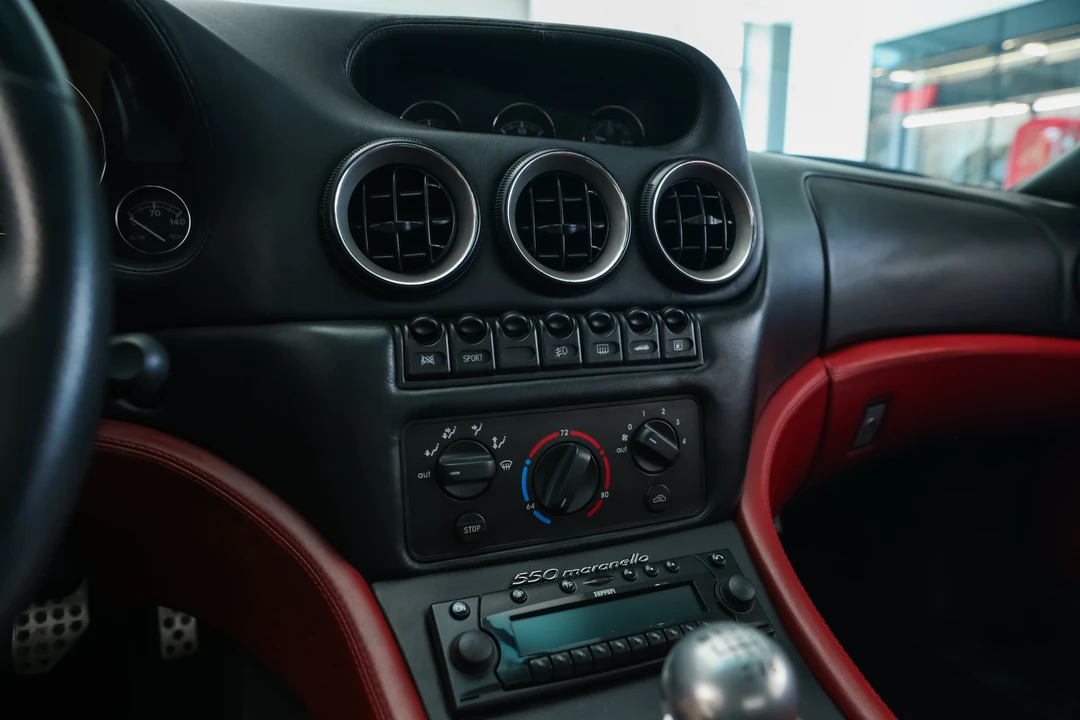 1998 Ferrari 550 Maranello - Image 12 of 31