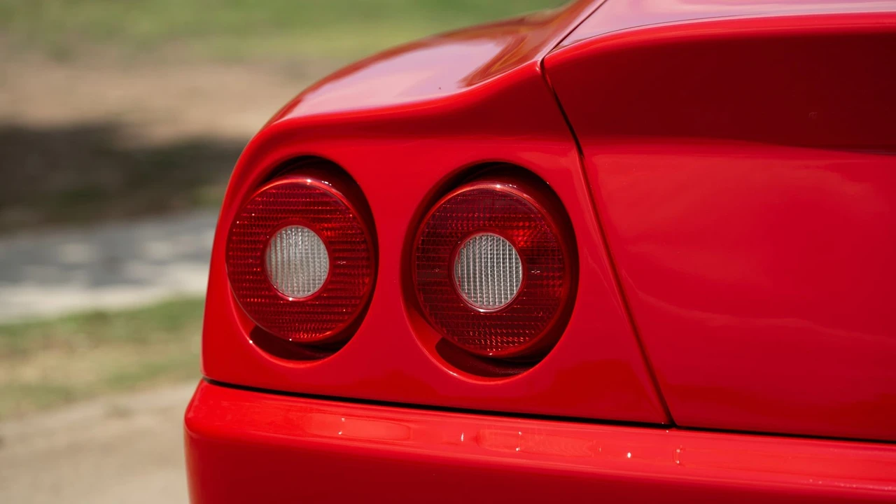 1998 Ferrari 550 Maranello - Image 24 of 31