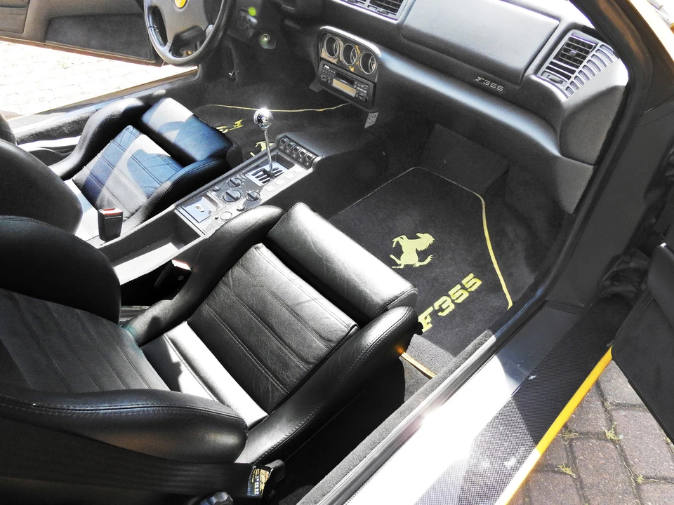 1998 Ferrari F355 Berlinetta - Image 28 of 31
