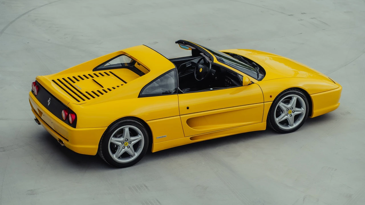 1998 Ferrari F355 GTS - Image 4 of 31