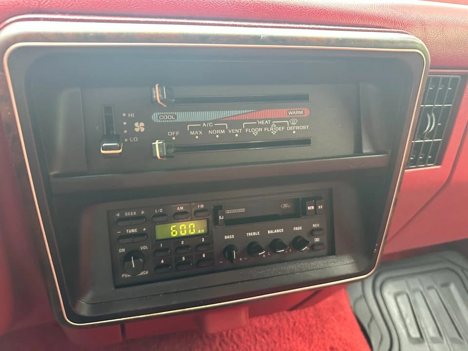1998 Ford Bronco - Image 15 of 20