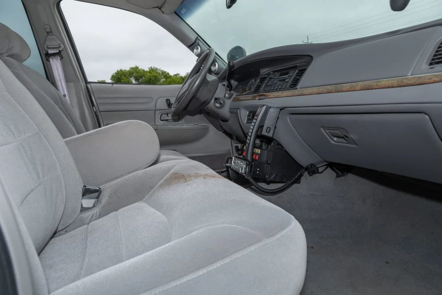 1998 Ford Crown Victoria - Image 23 of 31