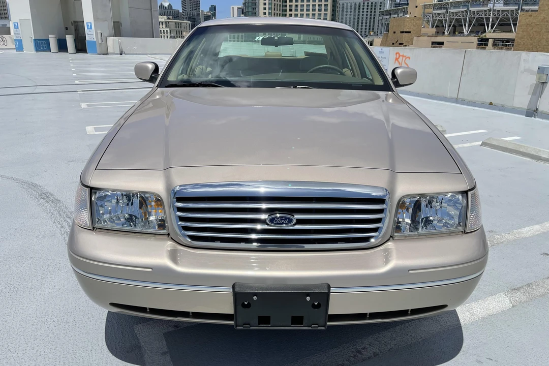 1998 Ford Crown Victoria - Image 2 of 31
