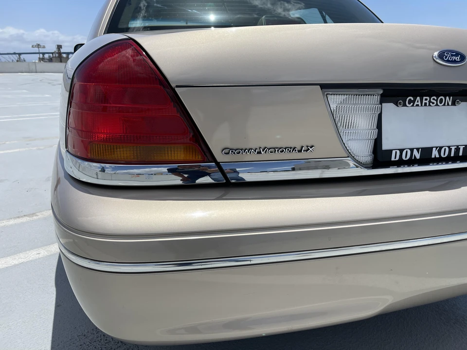 1998 Ford Crown Victoria - Image 24 of 31