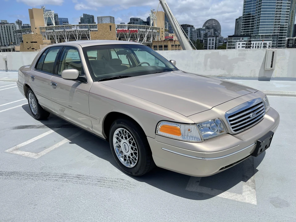 1998 Ford Crown Victoria - Image 16 of 31