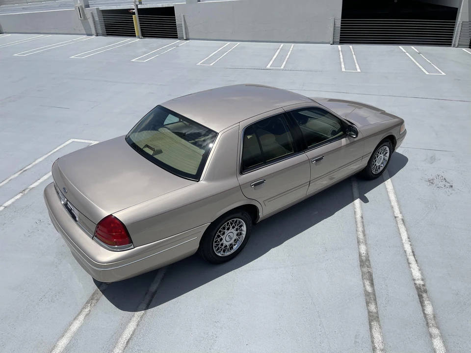 1998 Ford Crown Victoria - Image 13 of 31
