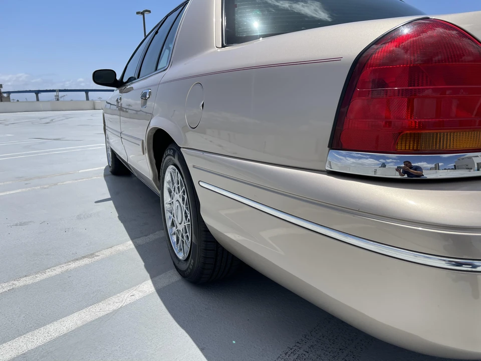 1998 Ford Crown Victoria - Image 23 of 31