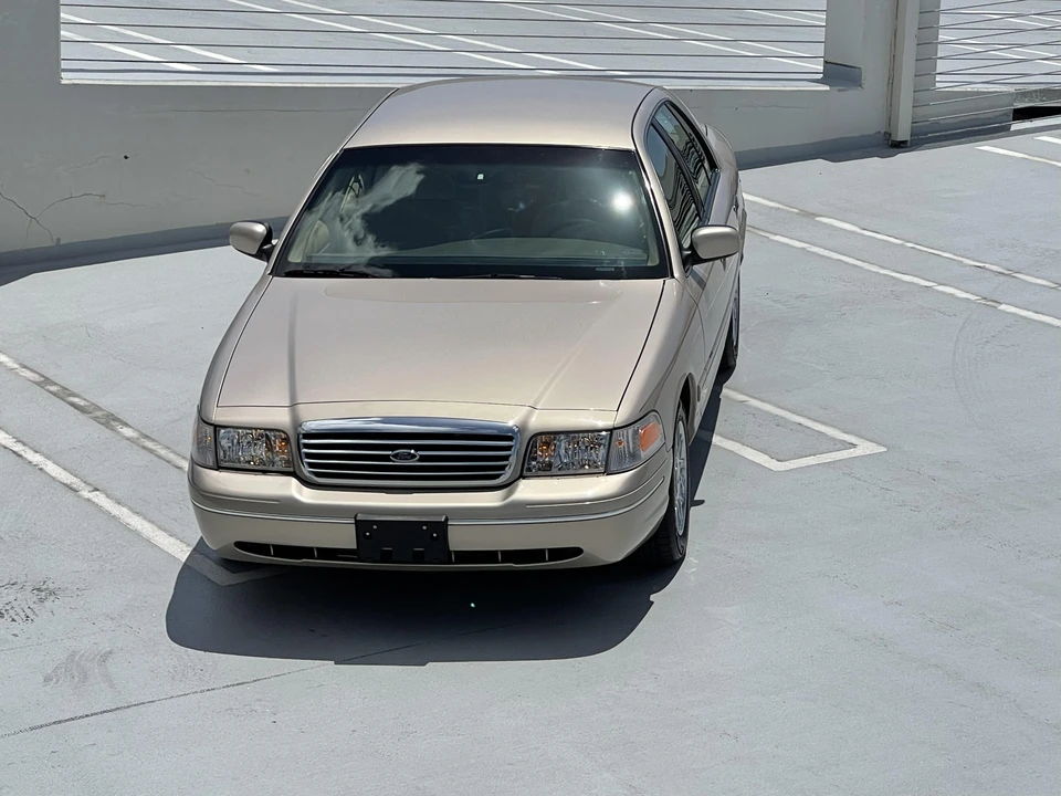 1998 Ford Crown Victoria - Image 7 of 31