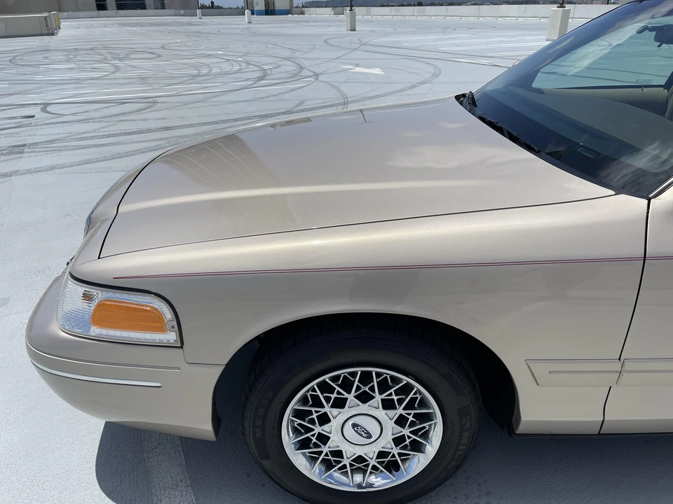 1998 Ford Crown Victoria - Image 19 of 31